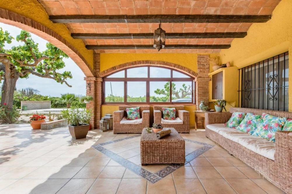 Masia Castellvi B&B Vinyols i Els Arcs Exterior foto